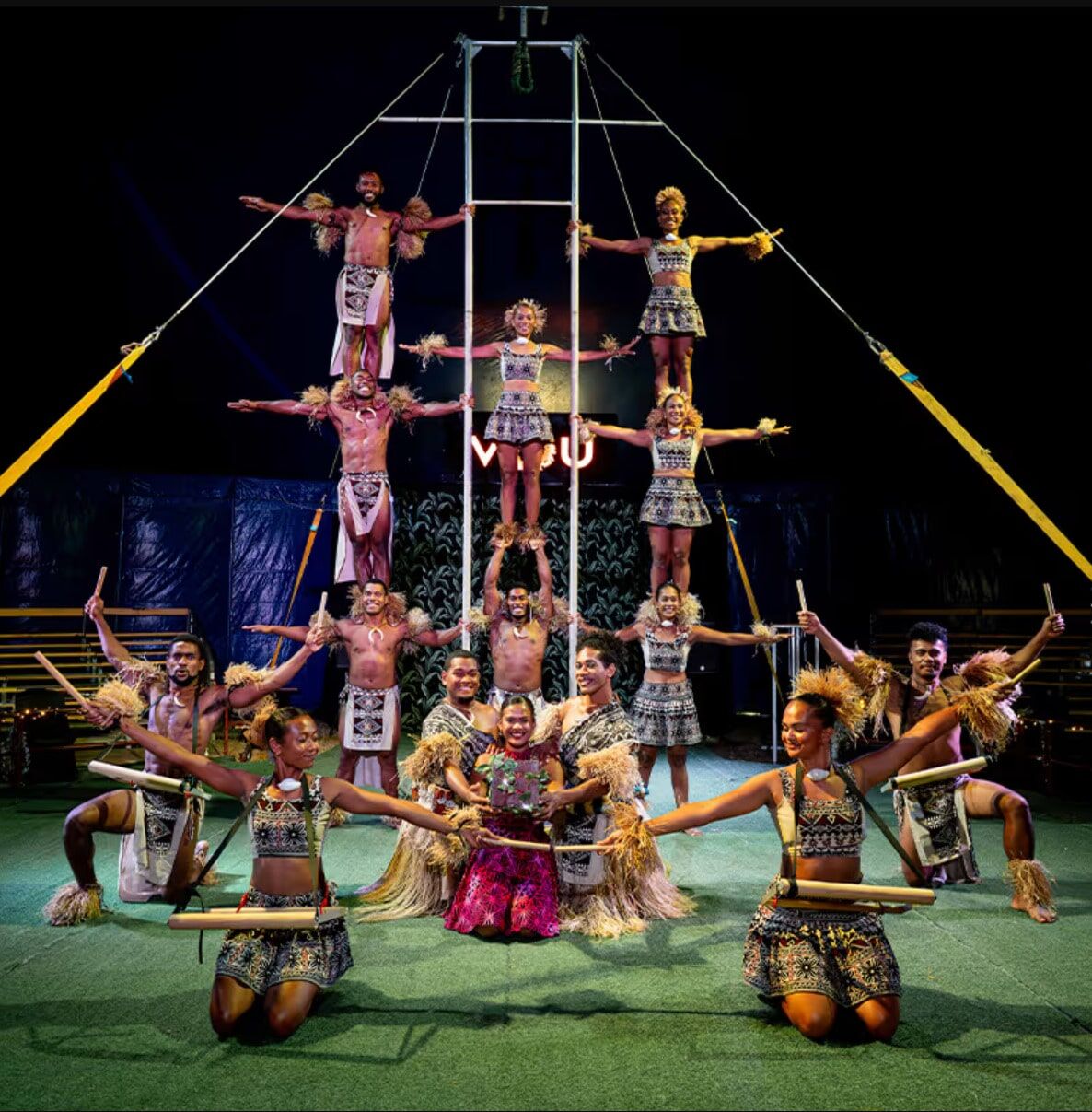 Fijian Flying Circus - Whats The Show Fijian Flying Circus